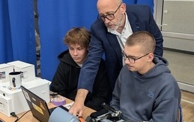 Galeria aktualności Targi Kariery i Pasji w PCKZiU w Pucku. Edukacja spotkała się z praktyką 29