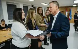 Galeria aktualności Inauguracja pracy Młodzieżowej Rady Powiatu Puckiego w roku szkolnym 2025/2026 1