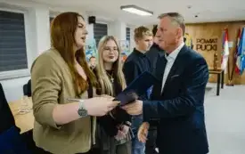 Galeria aktualności Inauguracja pracy Młodzieżowej Rady Powiatu Puckiego w roku szkolnym 2025/2026 2