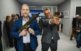 Galeria aktualności Edukacja przyszłości i szkolenie dla bezpieczeństwa. W PCKZiU działa już wirtualna strzelnica 3