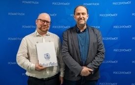 Galeria aktualności Uroczyste wręczenie informacji o przyznanych dotacjach dla organizacji pozarządowych 9