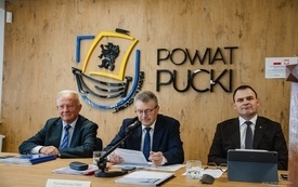 Galeria aktualności XV Sesja Rady Powiatu Puckiego. Wotum zaufania i absolutorium dla Zarządu Powiatu 1