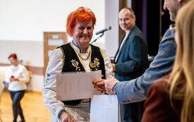 Galeria aktualności Gala BI&Eacute;LAWA 2026 w Strzelnie. Wręczono nagrody w Og&oacute;lnopolskim Konkursie Mowy Kaszubskiej &bdquo;B&euml; nie zab&euml;c m&ograve;w&euml; stark&oacute;w&rdquo; 4