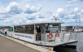 Galeria aktualności Elektryczny tramwaj wodny otrzymał imię. &bdquo;Bańtka&rdquo; wypłynęła na Zatokę Pucką 15