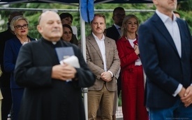 Galeria aktualności Wiecha zawisła nad nowym blokiem Szpitala Puckiego 14
