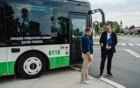 Galeria aktualności Dwa nowe autobusy elektryczne wyjechały na drogi puckiego 10
