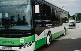 Galeria aktualności Dwa nowe autobusy elektryczne wyjechały na drogi puckiego 12