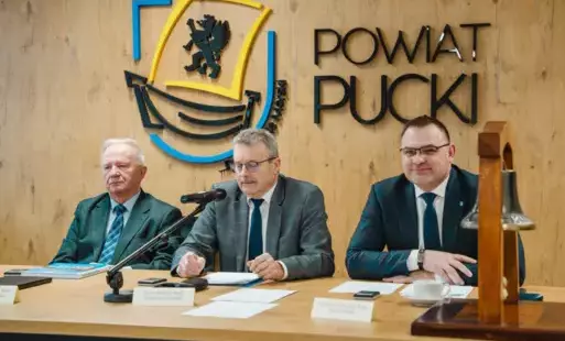 Zdjęcie do VII Sesja Rady Powiatu Puckiego &ndash;decyzje dotyczące infrastruktury drogowej