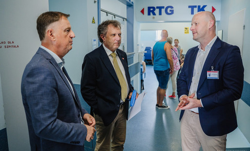Wiceminister Jacek Karnowski z wizytą w Szpitalu Puckim. Rozmowy o rozwoju placówki i efektach inwestycji